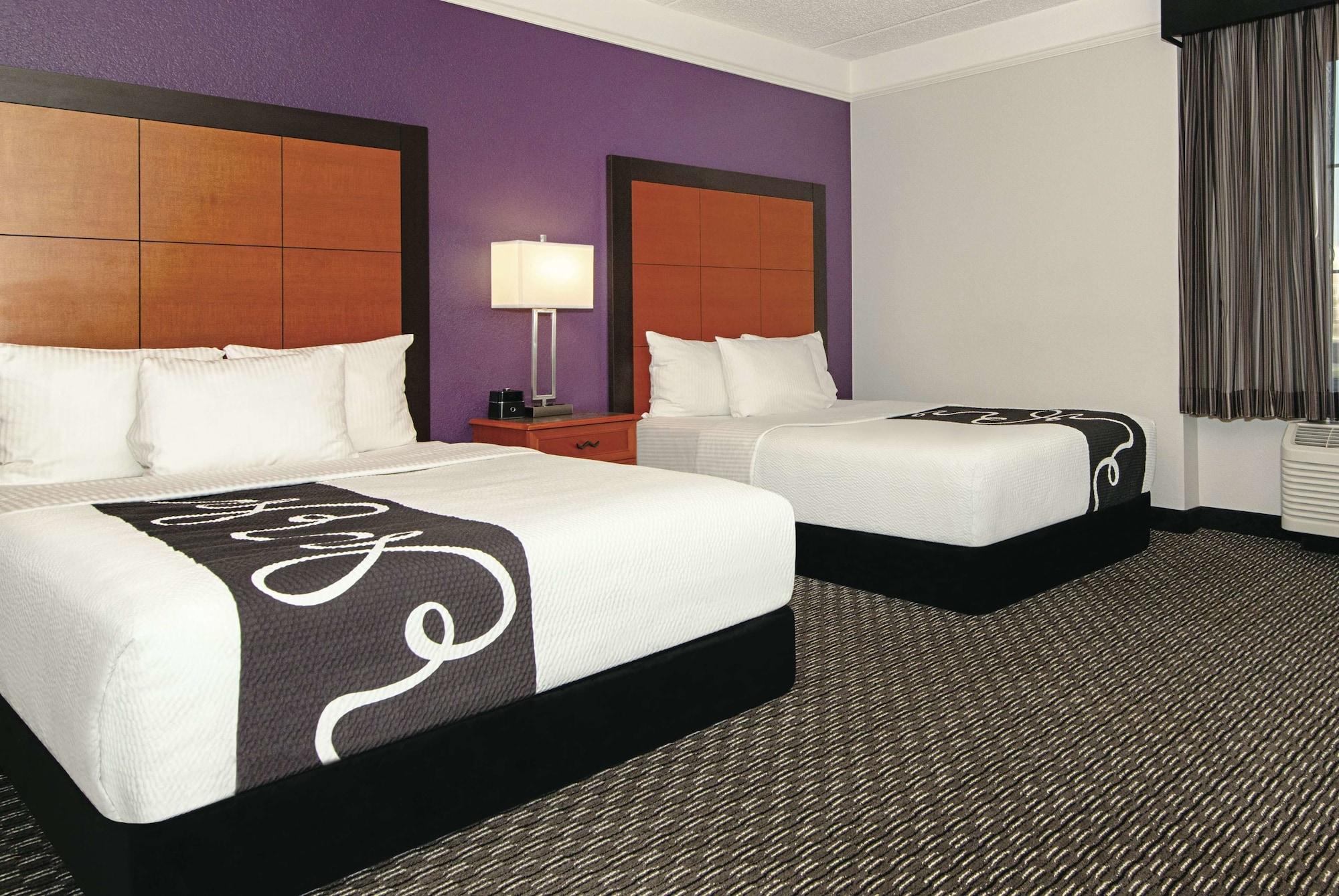 La Quinta Inn & Suites By Wyndham Ontario Airport Esterno foto