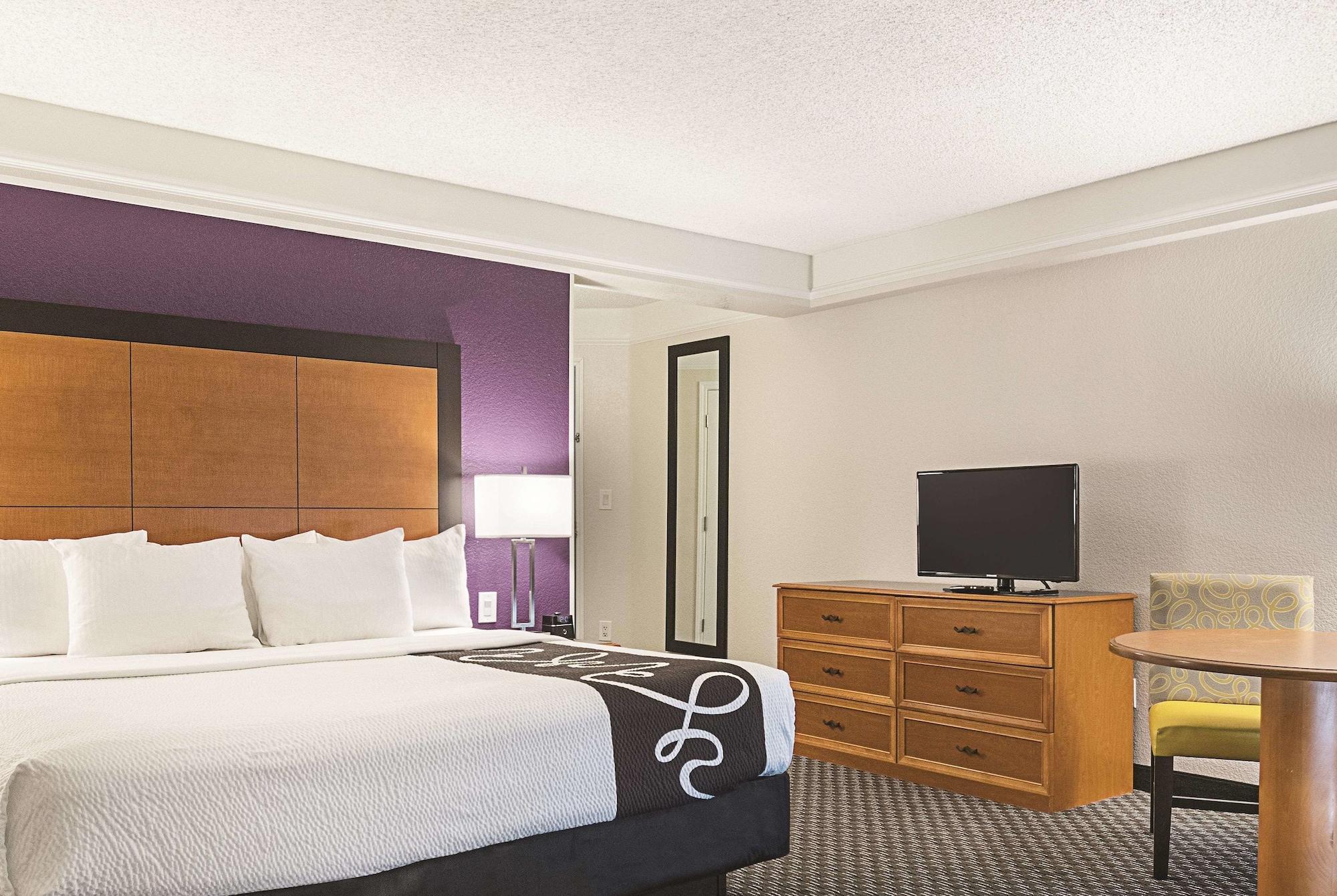 La Quinta Inn & Suites By Wyndham Ontario Airport Esterno foto
