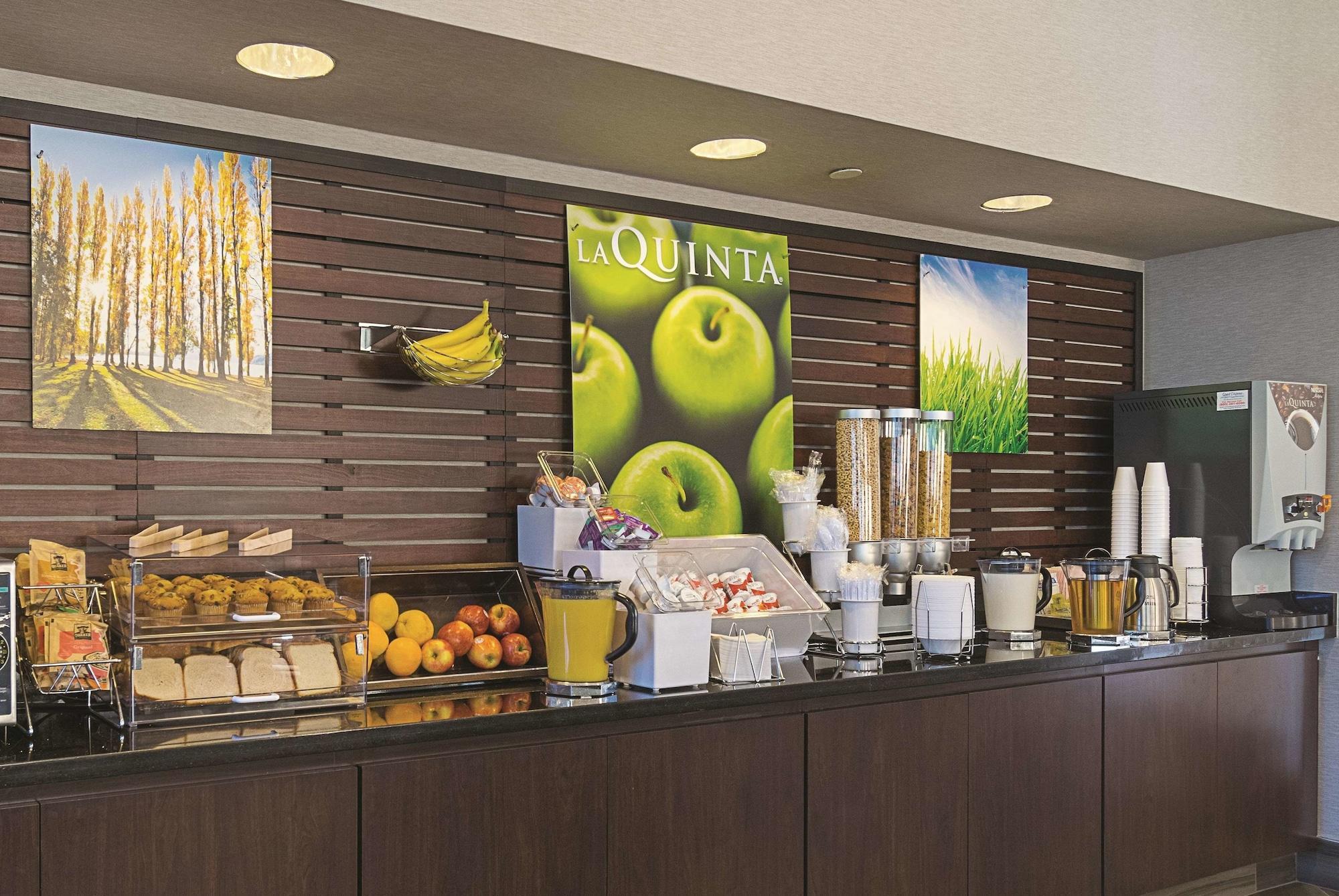 La Quinta Inn & Suites By Wyndham Ontario Airport Esterno foto