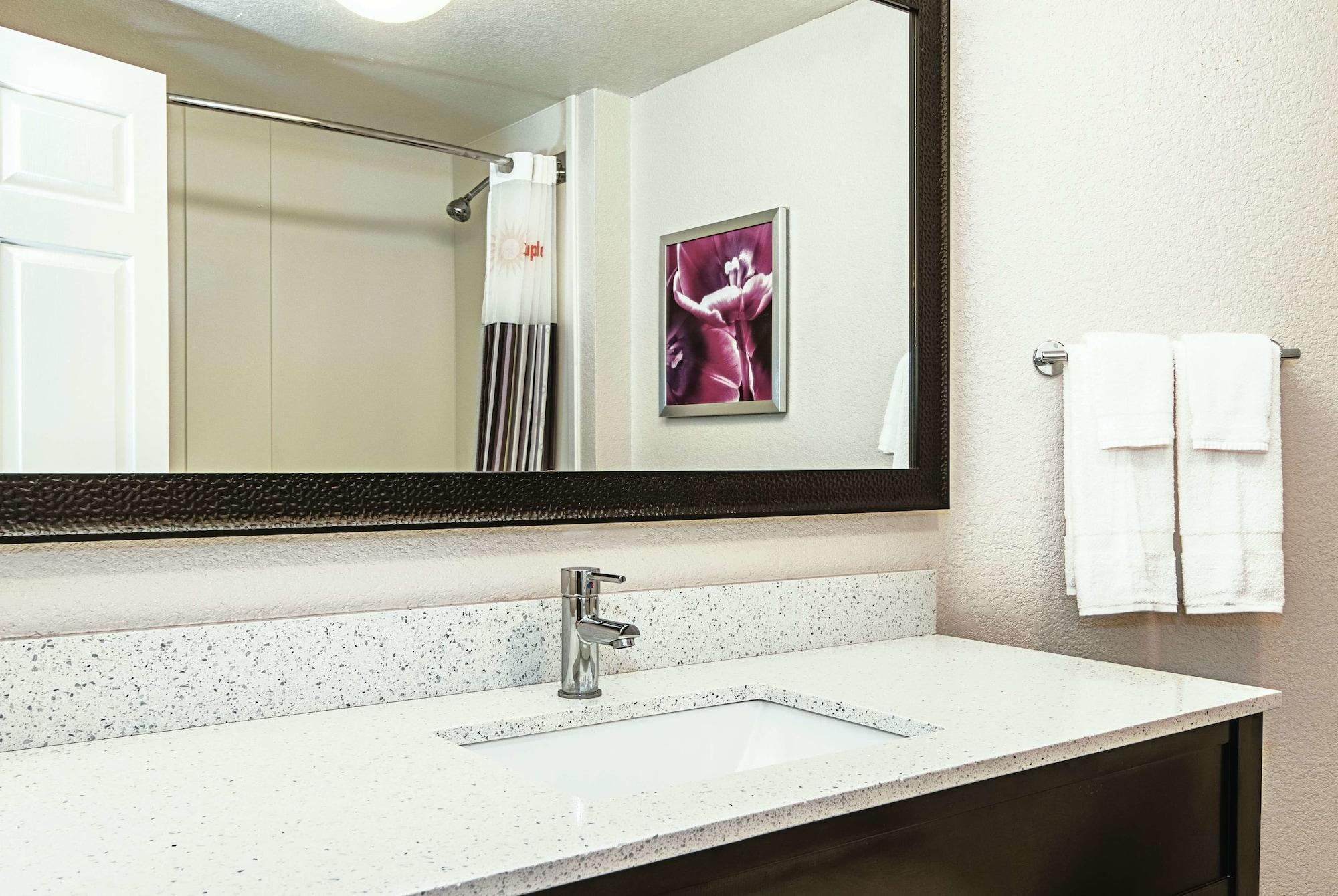 La Quinta Inn & Suites By Wyndham Ontario Airport Esterno foto