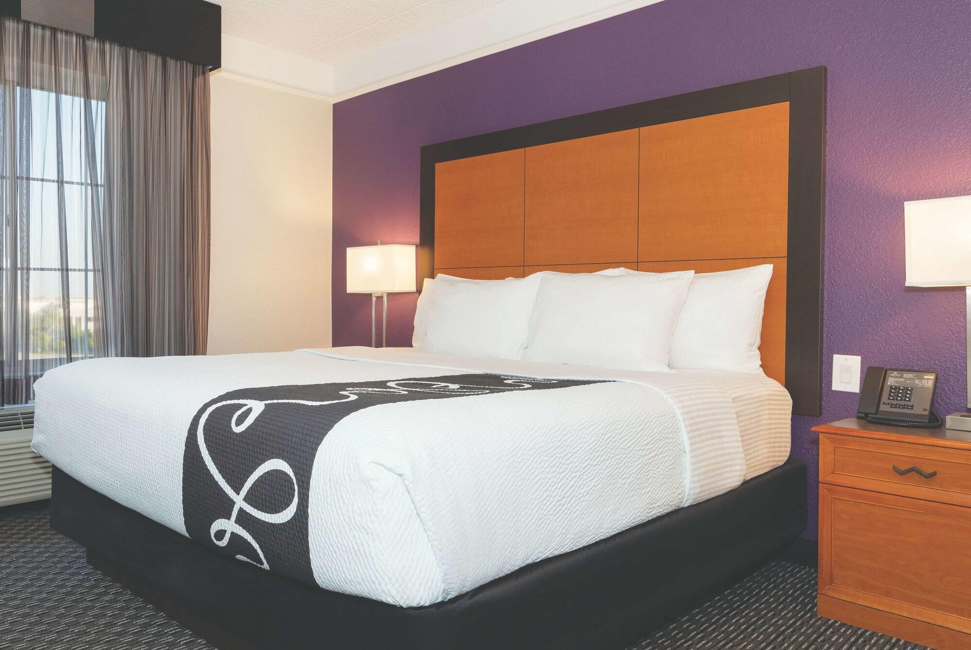 La Quinta Inn & Suites By Wyndham Ontario Airport Esterno foto