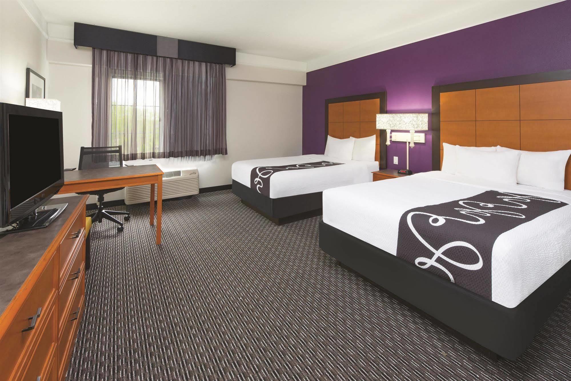 La Quinta Inn & Suites By Wyndham Ontario Airport Esterno foto