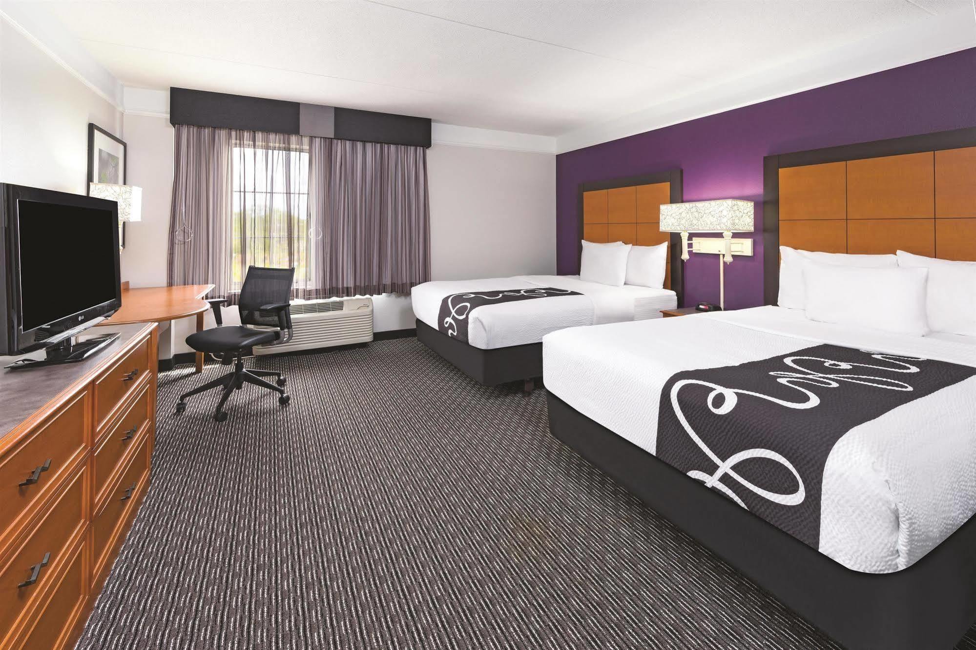 La Quinta Inn & Suites By Wyndham Ontario Airport Esterno foto