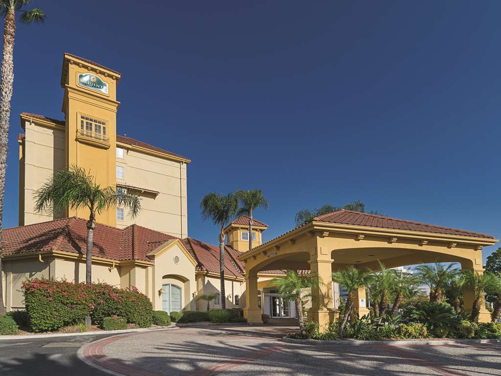 La Quinta Inn & Suites By Wyndham Ontario Airport Esterno foto