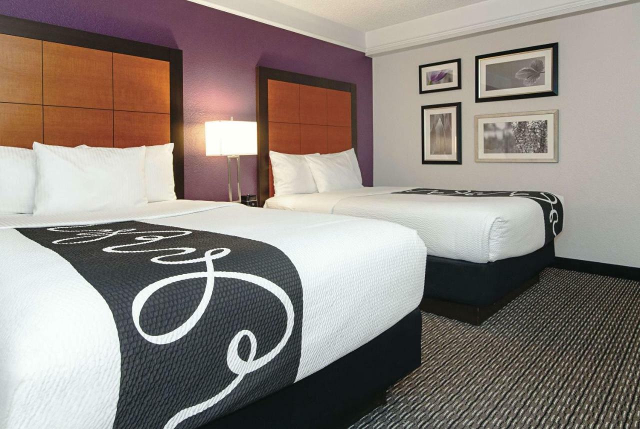 La Quinta Inn & Suites By Wyndham Ontario Airport Esterno foto